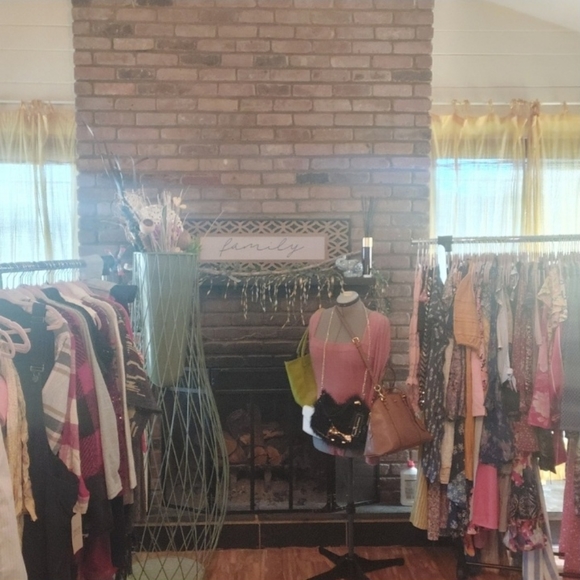 💗I'm Lucy, your Boutique Posher! 💗 - Picture 6 of 12